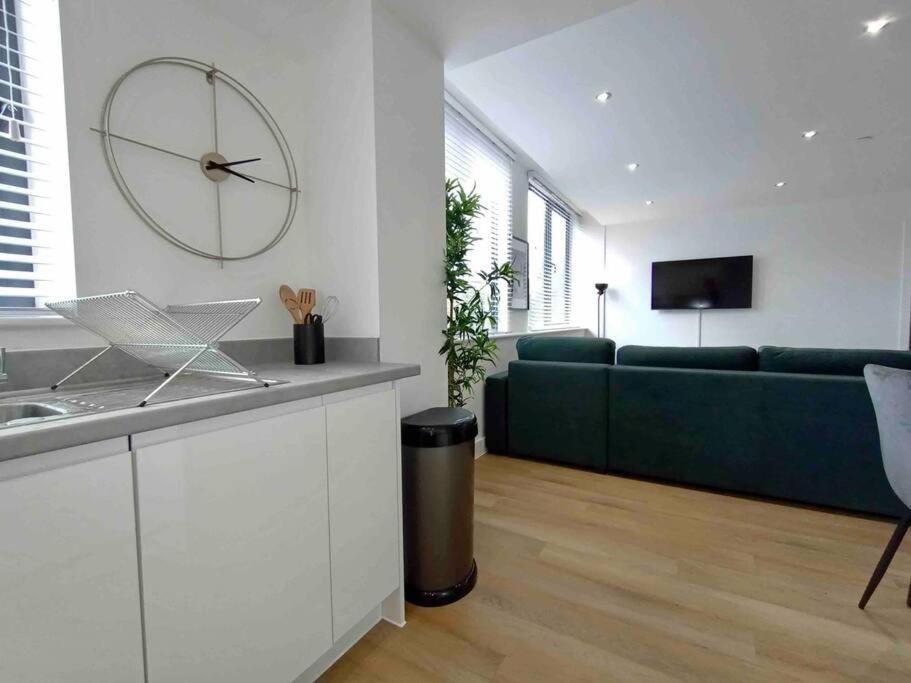 Апартаменты Luxury 2 Bed 2 Bath Flat Near Old Trafford Манчестер Экстерьер фото