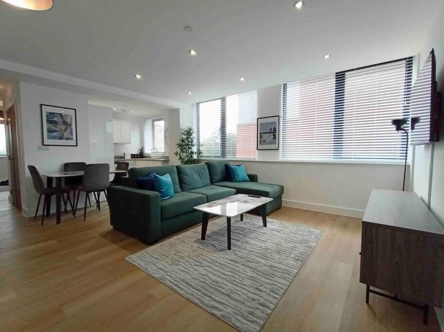 Апартаменты Luxury 2 Bed 2 Bath Flat Near Old Trafford Манчестер Экстерьер фото