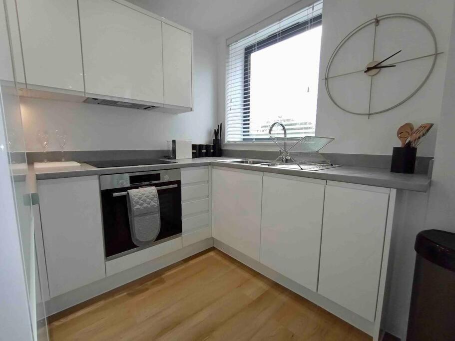 Апартаменты Luxury 2 Bed 2 Bath Flat Near Old Trafford Манчестер Экстерьер фото